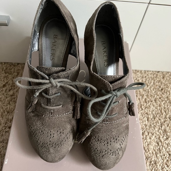 Grey suede wedge heels by Bakers - Picture 11 of 16